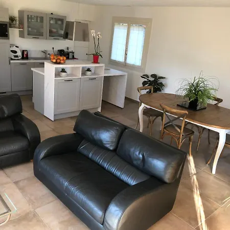 Dom wakacyjny Maison De Campagne En Drome Provencale - Piscine Et Jardin Au Calme *